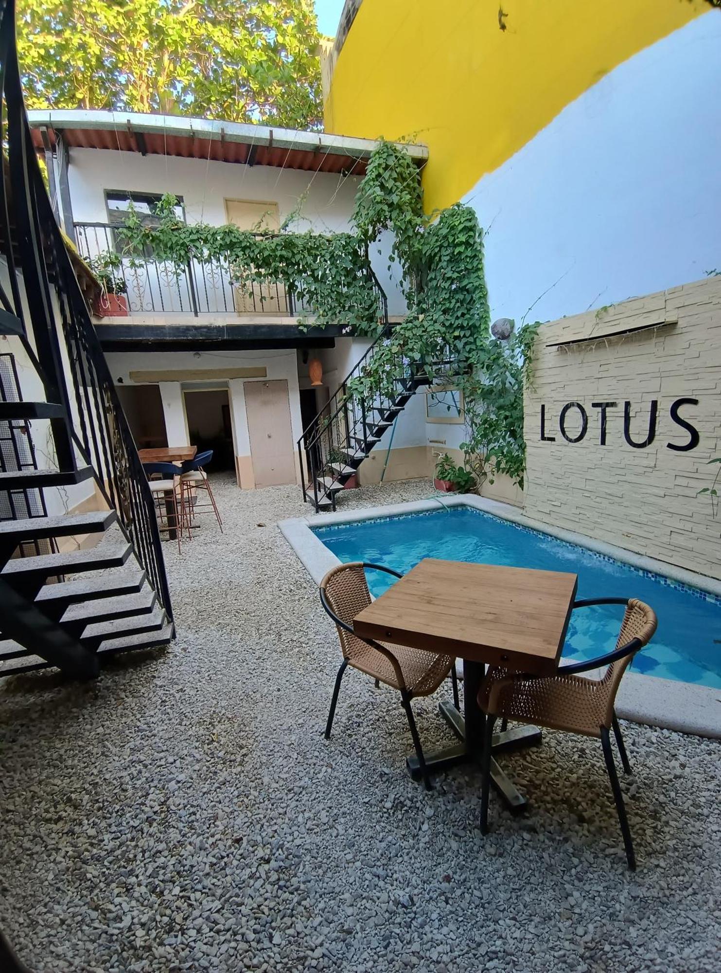 Lotus Central Hotel Santa Marta  Exteriör bild